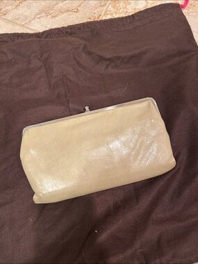 Hobo Leather Frame Clutch in Light lime green
